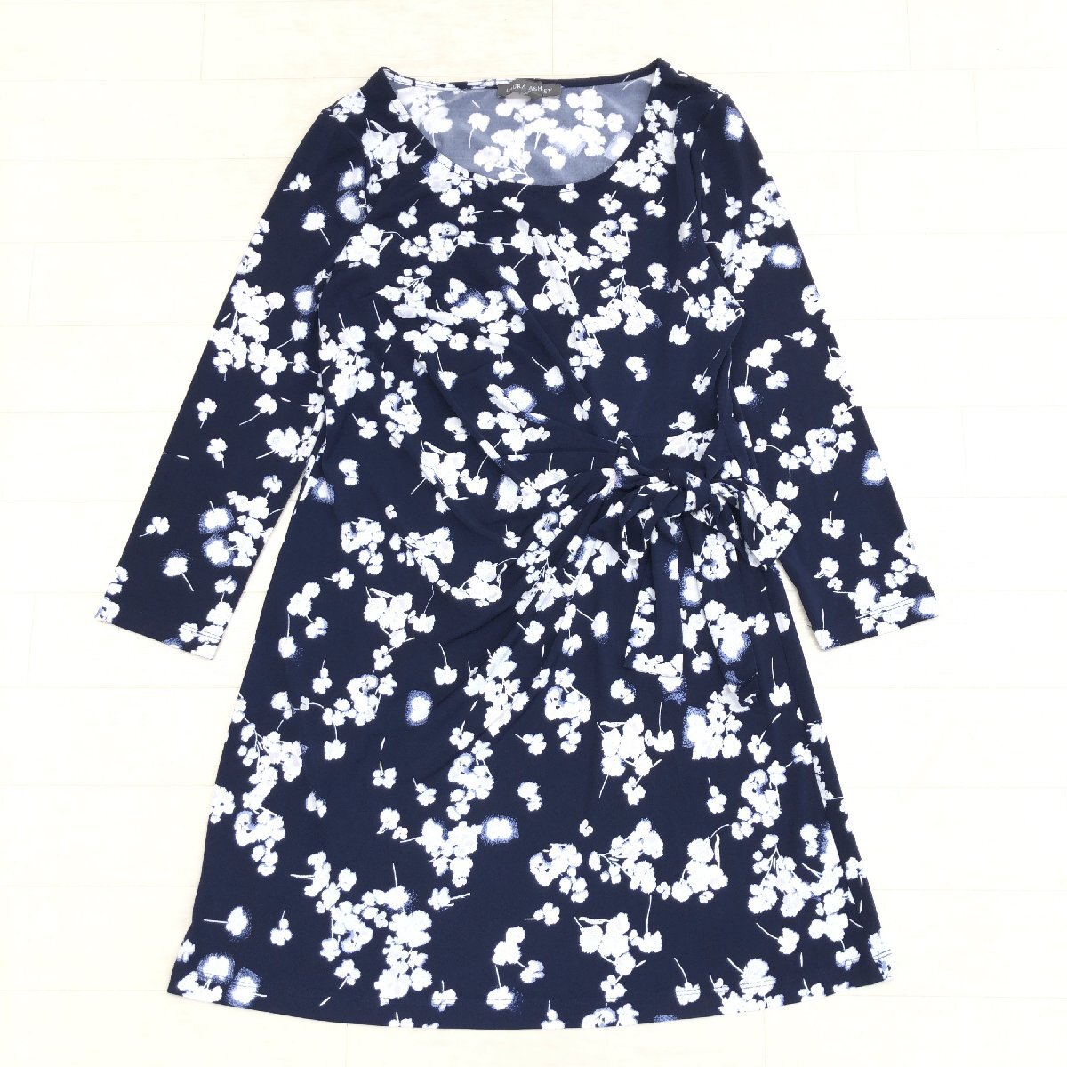 LAURA ASHLEY - ローラアシュレイ ヴィンテージ風セーターの通販