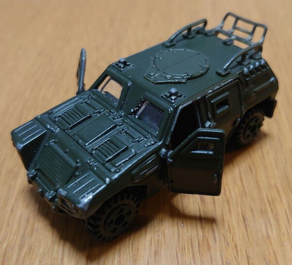 トミカ自衛隊 軽装甲機動車 JSDF LAVミニカー