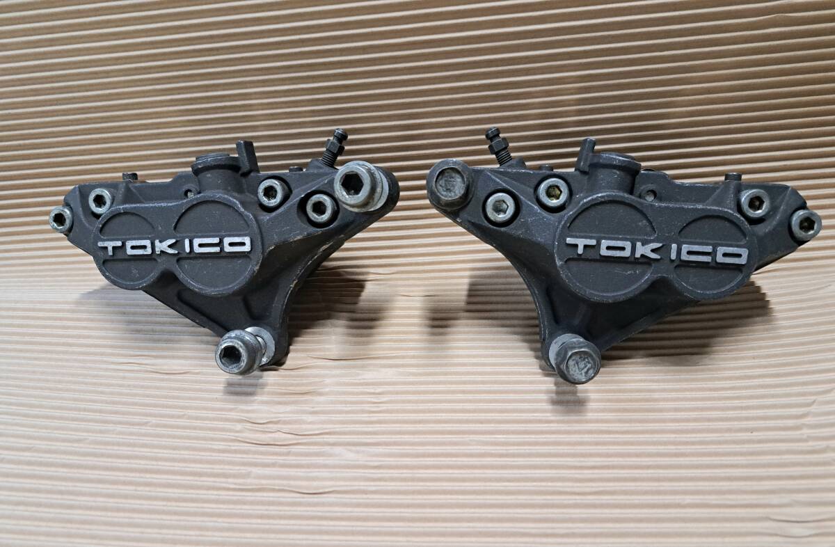 90 VJ22A スズキ RGV250 (ガンマ) キャリパーサポート