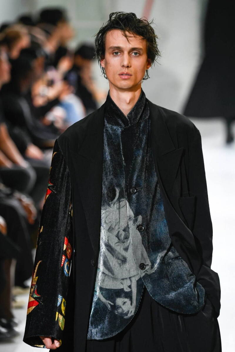 ⭐️ヨウジヤマモト コレクションラインブラック ✨タイムセール Yohji Yamamoto 2025 Autumn/Winter Delivery A is now on sale