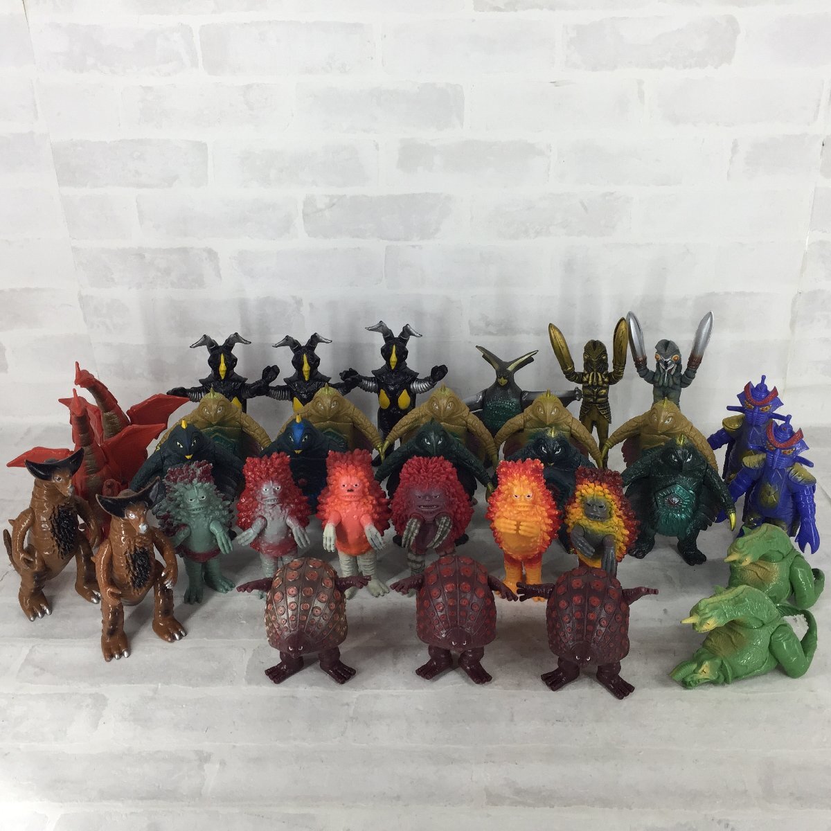Yahoo!オークション -「ジャンク まとめ」(怪獣、宇宙人