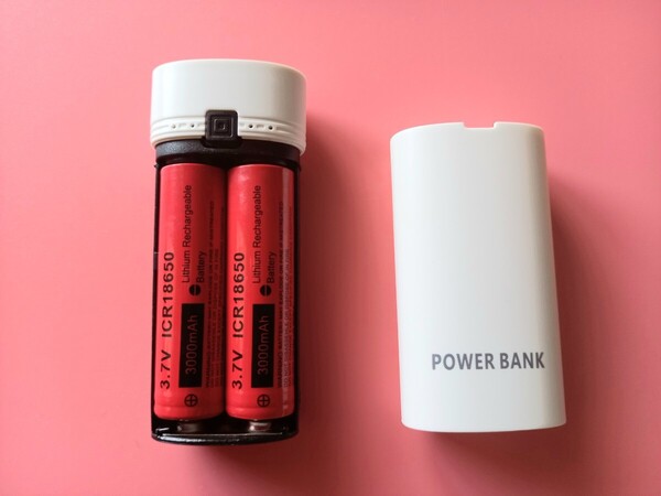 パワーバンク(TypeC) 1個+18650充電バッテリー2個(3000mAh)
