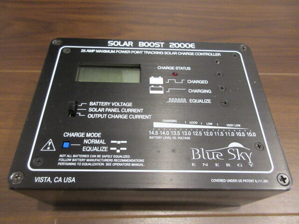 ソーラー充電コントローラー SOLAR BOOST 2000E 12V-25A ★中古品・税/送料込み