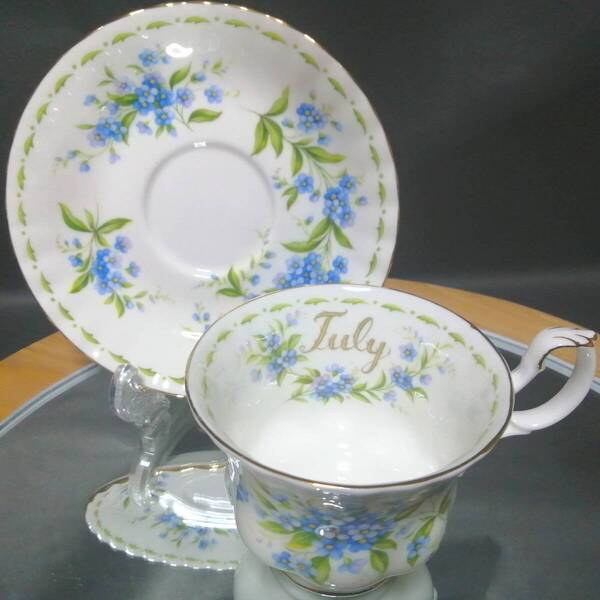 1月 美品◇自宅保管 ロイヤルアルバート フラワー オブ ザ マンス カップ&ソーサー ROYAL ALBERT
