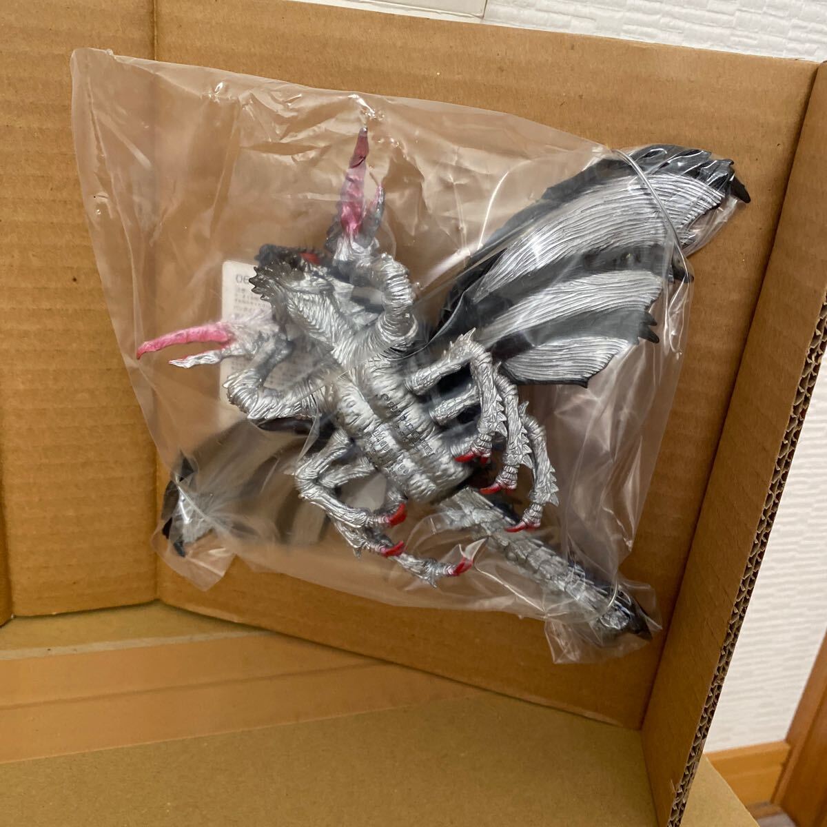 劇場限定 メガギラス　タグ無し 劇場限定 メガギラス タグ無し - メルカリ