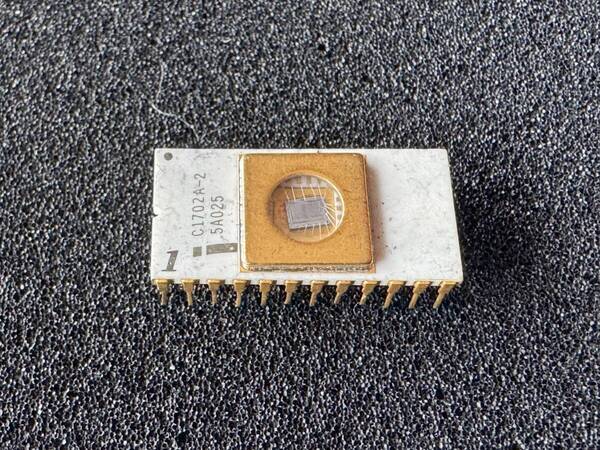 Intel C1702A-2 (5A025) / Vintage / Gold / 1個