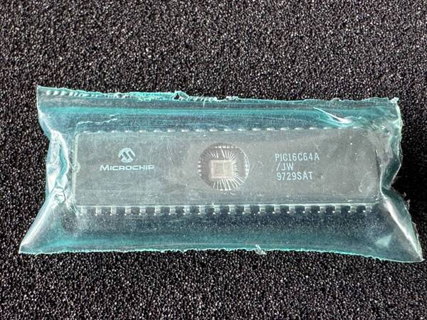 PIC16C64A/JW / PIC / 1個