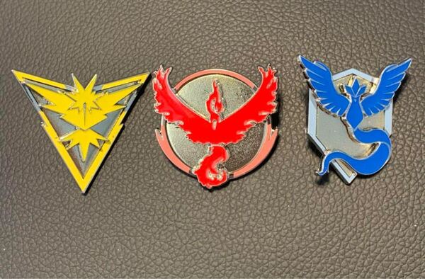 海外限定 ポケモンGO ピンバッジ フリーザー サンダー ファイヤー 金属製