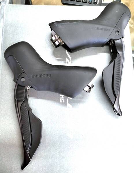 新品 シマノ アルテグラ DISC BRAKE ST-R8170 左右レバーセット 付属品.箱無し