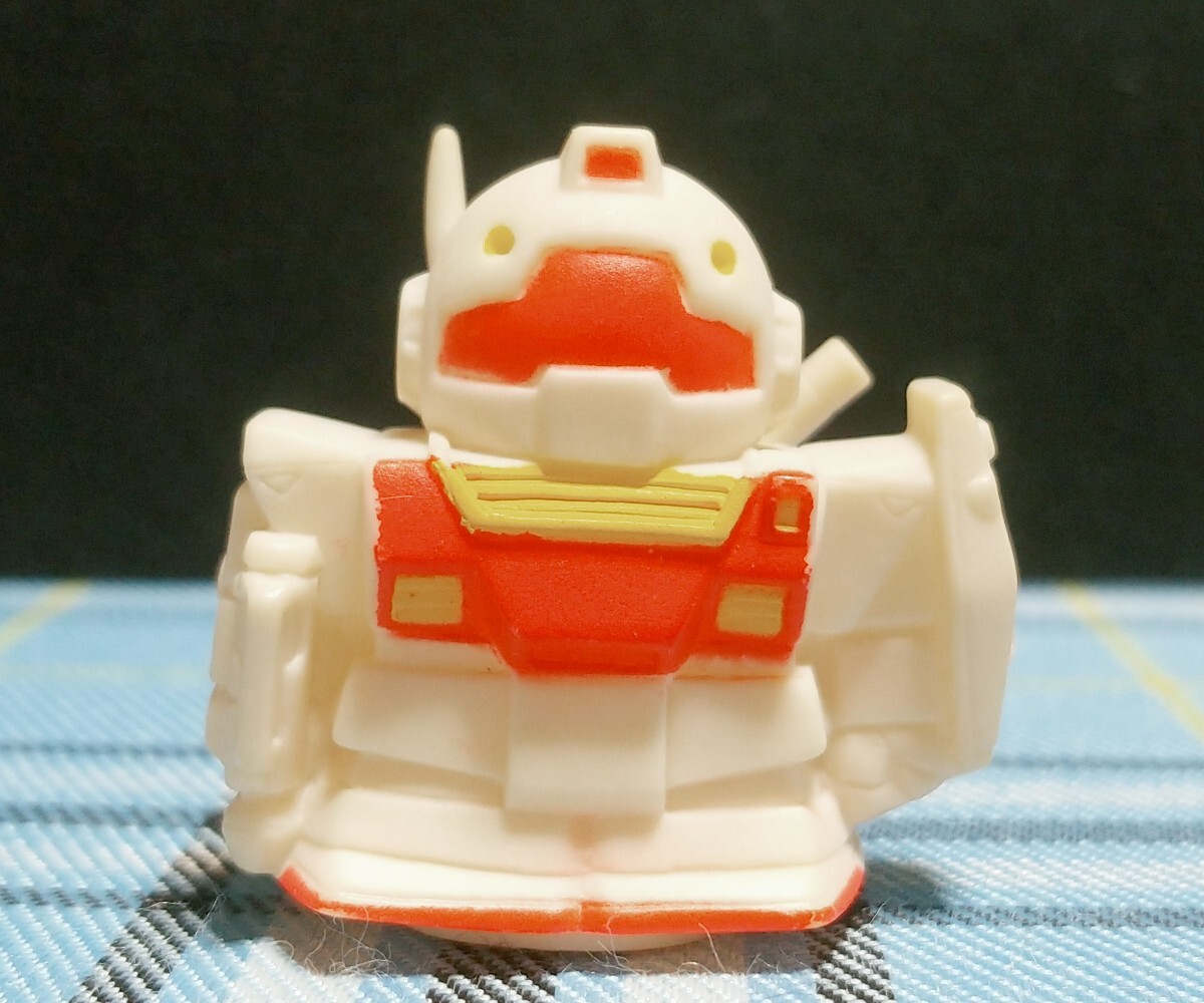 ガンダム、ガンキャノン、シャア専用ザク、ザクレロなど懐かし