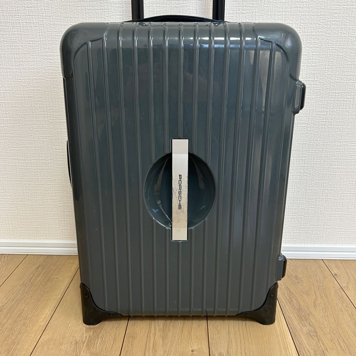機内持込◎ RIMOWA リモワ PORSCHE ポルシェ サルサ 2輪 35L 機内持込◎ RIMOWA リモワ PORSCHE ポルシェ サルサ 2輪 35L
