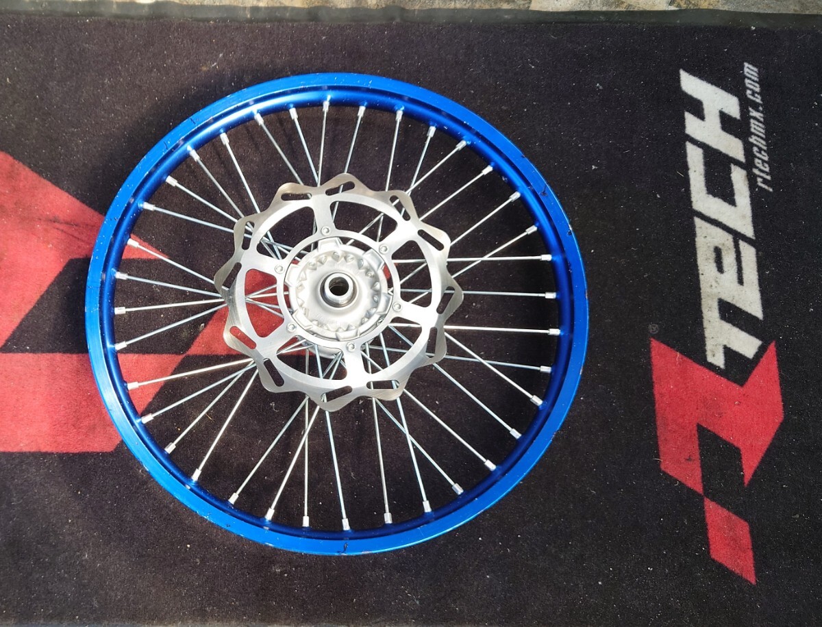 Yahoo!オークション -「yz250fx ホイール」の落札相場・落札価格 Yahoo!オークション -「yz250fx ホイール」の落札相場・落札価格