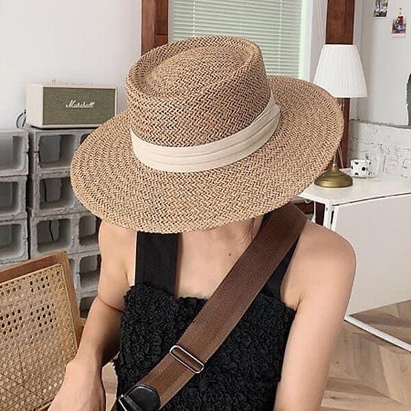 新品未使用/宅急便〔ポークパイハット型つば広カンカン帽〕#BM大人カンカン帽 ホワイト白 麦わら帽子 ストローハット レディース