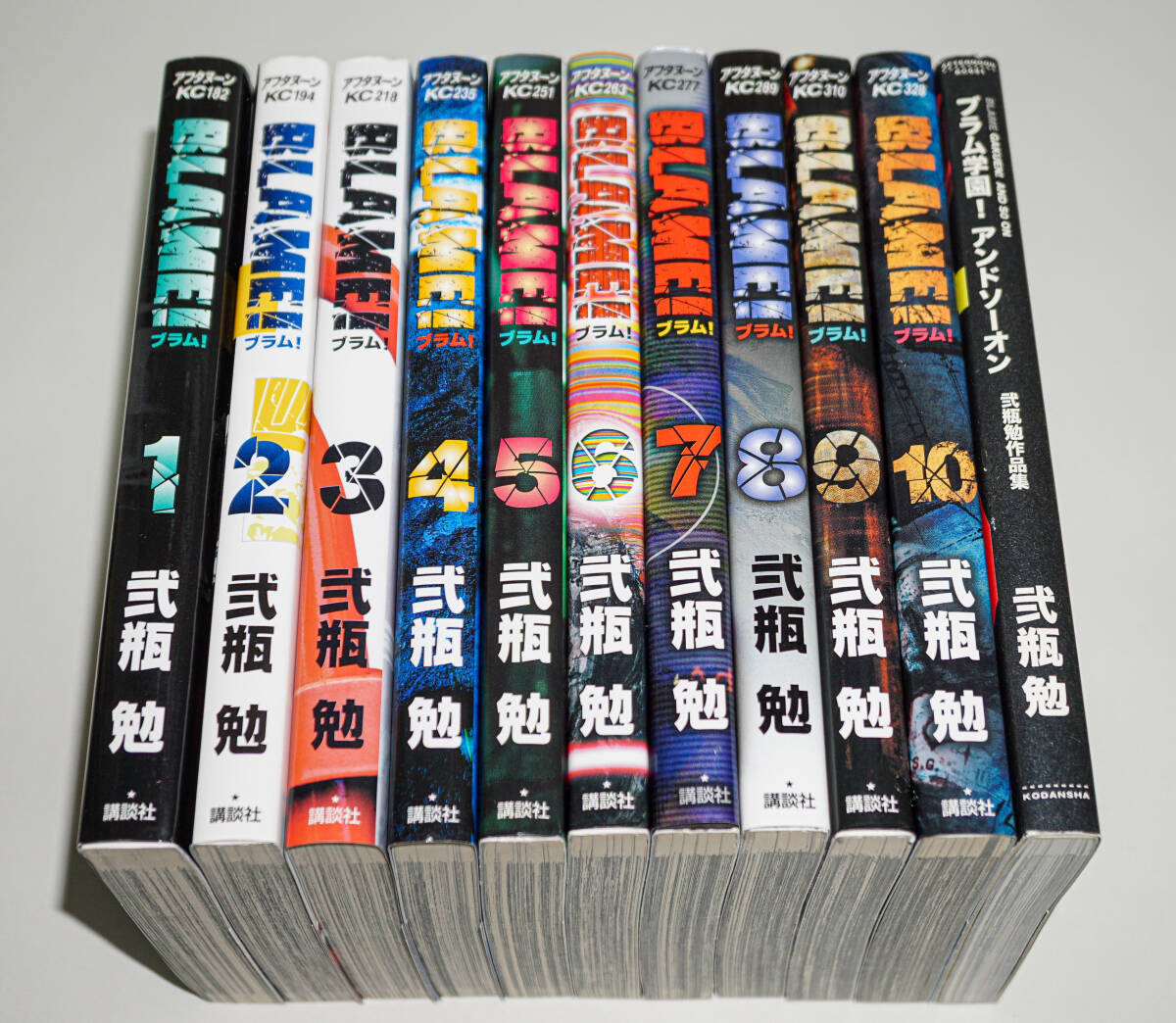 Yahoo!オークション -「blame」(全巻セット) (漫画、コミック)の Yahoo!オークション -「blame」(全巻セット) (漫画、コミック)の