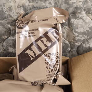 箱だし!MREレーション MENU-3 2025年10月検品 米軍 ミリ飯 ミリメシ 戦闘糧食 非常食 備蓄 保存食 防災バッグ 車中泊 サバゲ キャンプ