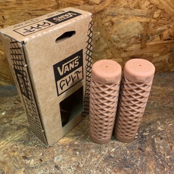ハーレー VANS グリップ 1インチバー用 トライアンフ カスタム チョッパー ボバー ストリート VANS/CULT GUM(0630-2362)
