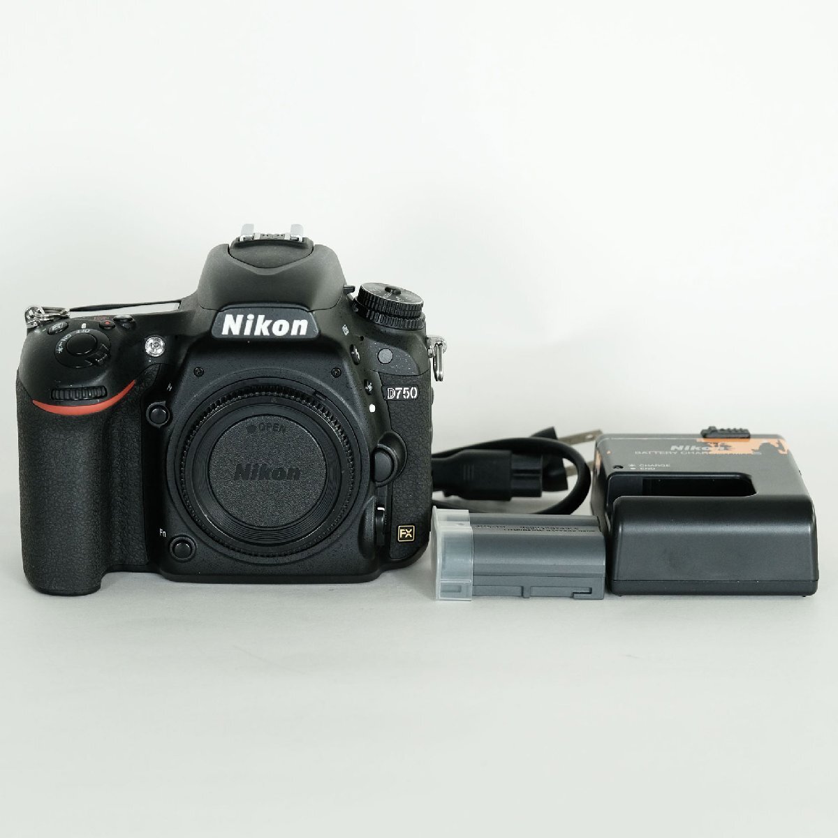■新品級■ ニコン Nikon D750 ボディ ≪シャッター2300回≫ ニコン D750 ボディ オークション比較 - 価格.com