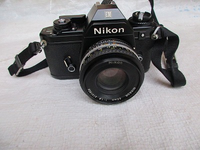 フィルムカメラ Nikon EM+AI -S NIKKOR 50mm F1 8 - YouTube