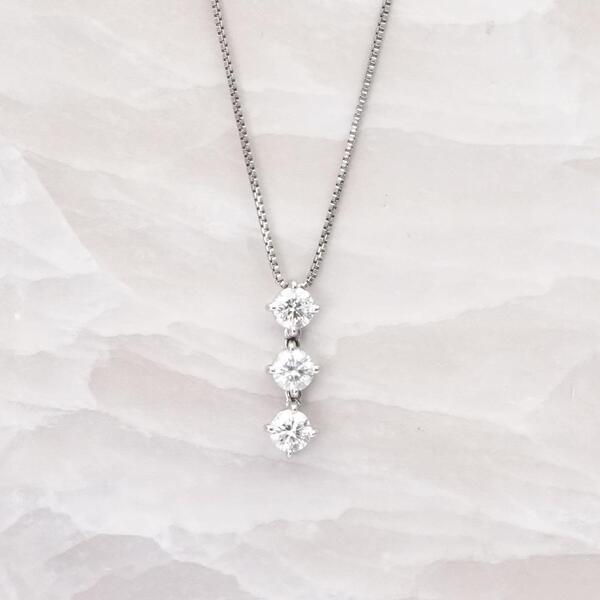 36948 ★Vendome Aoyama★ 3ストーン ダイヤネックレス 定価38.5万