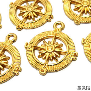 c1150 羅針盤のチャーム ゴールド6個【方位磁針 コンパス 宝探し ピアス イヤリング 手芸材料ハンドメイド アクセサリー素材】蒸気猫パーツ