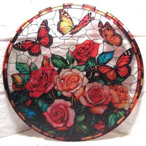 新品・サンキャッチャー・薔薇と蝶・玄関扉のアクセント・窓際のサンキャッチャーに・100均の皿台を使って置物にしても・その3