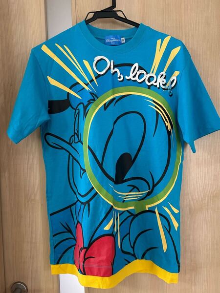 新品同様 TDL 東京ディズニーリゾート ドナルドダック Tシャツ 青 ブルー メンズS 虫眼鏡 てんとう虫 フリーサイズ 女性