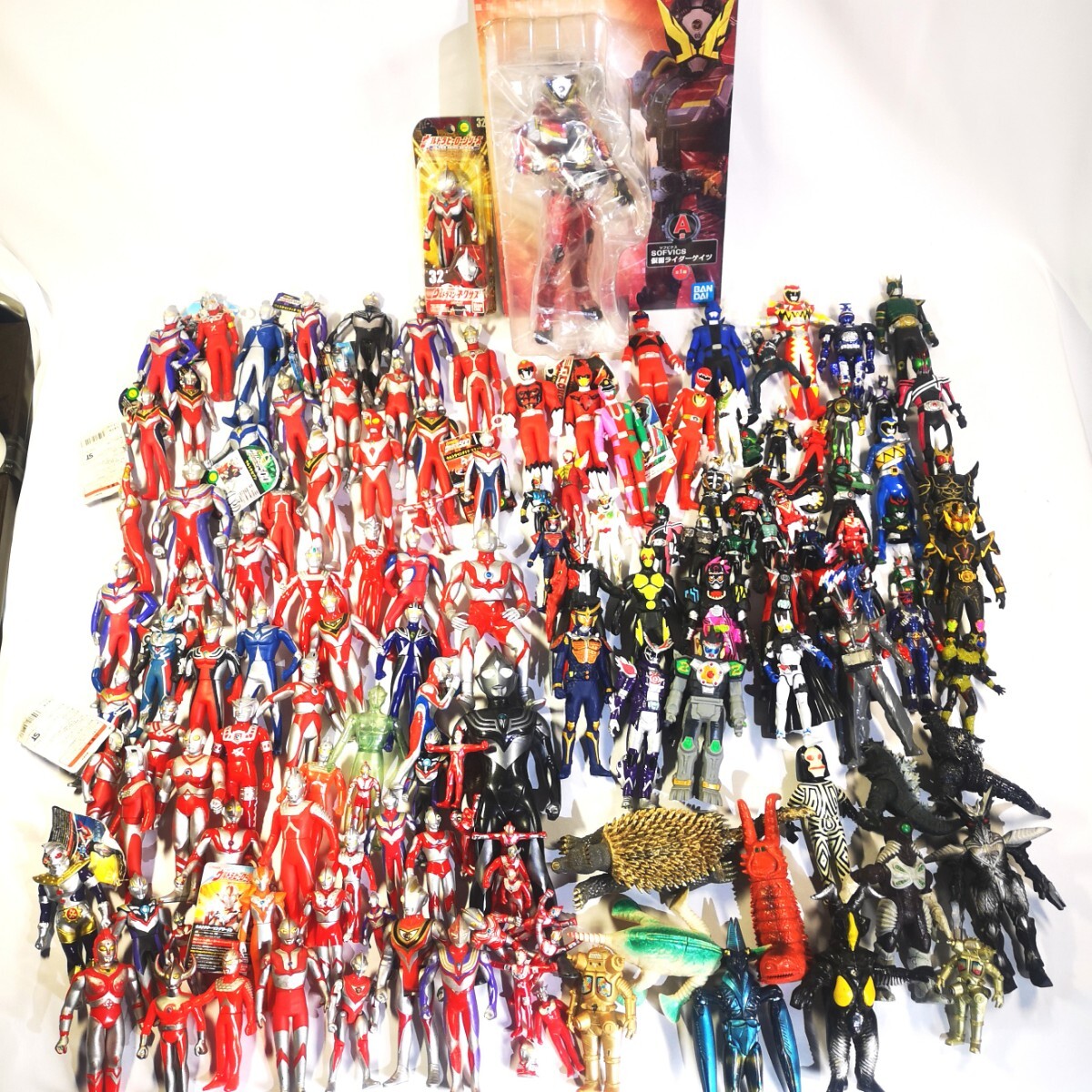スーパー戦隊 ソフビ フィギュア まとめ売り - メルカリ