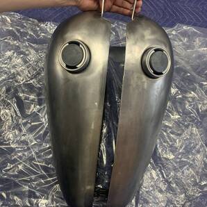 送料無料!ナロー分割タンク 取付ステー付き 2.25ガロン 1936-84年ビッグツイン ナックル パンヘッド ショベル 管070311