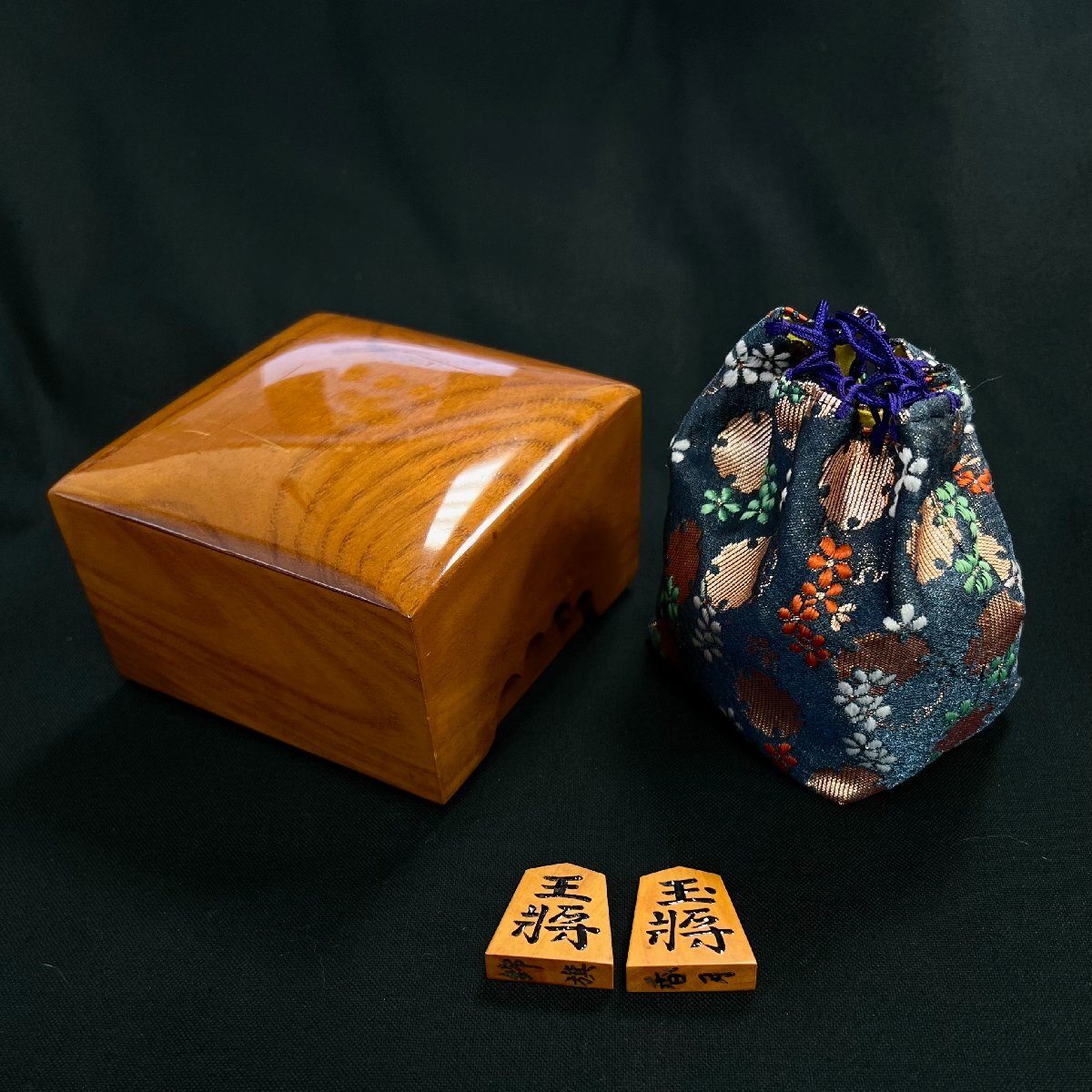 新品未使用品 天童特産 将棋駒 在銘 玉山作 彫駒 】将棋 藍染 新品未使用品 天童特産 将棋駒 在銘 玉山作 彫駒 】将棋 藍染