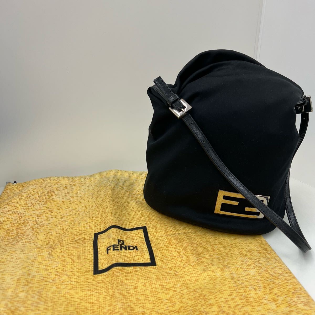 2025年最新】Yahoo!オークション -fendi(フェンディ) ナイロン 2025年最新】Yahoo!オークション -fendi(フェンディ) ナイロン