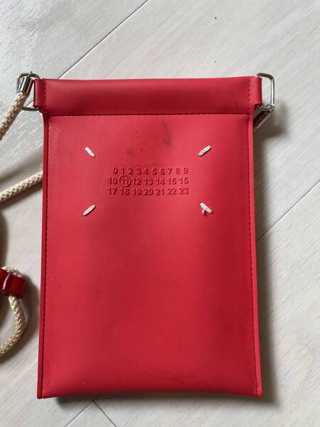 Maison Margiela スマホラバーショルダーバッグ マルジェラ レッド