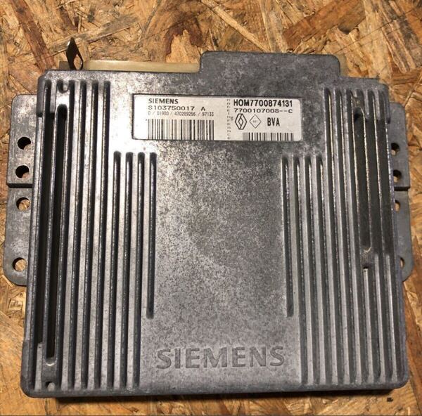 ルノー シーニック ECUコントロールユニットエンジンシーメンス7700107008C S103750017