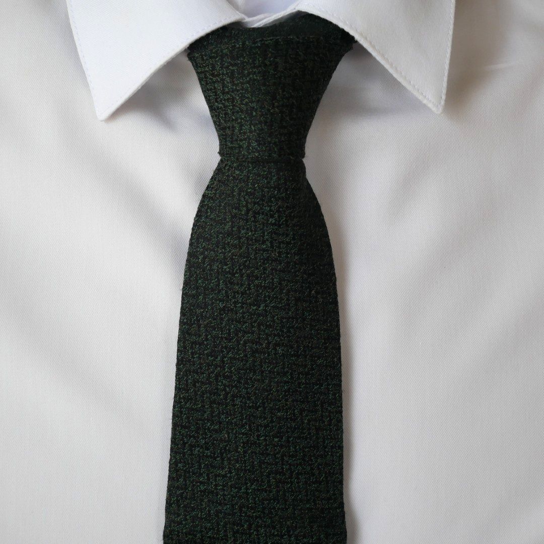 極美品 高級メリノウールスーツ Yves Saint Laurentネクタイ 極美品 高級メリノウールスーツ Yves Saint Laurentネクタイ 極