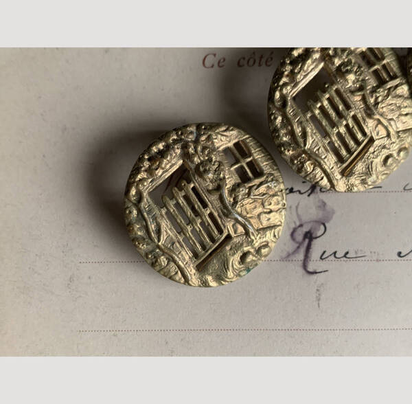 フランス 1900-20s ジャルダン 庭 真鍮 ジャポン 透し彫り メタル ボタン φ26mm ハンティング ジャケット うさぎ 鹿 狩猟 アンティーク 3