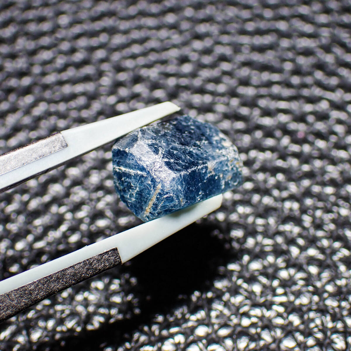 サファイア 結晶 原石 パワーストーン ルース 天然石 9月 誕生石