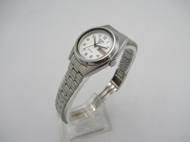 Vtg Women's Seiko 5 Automatic Day/Date Water Resistant Watch