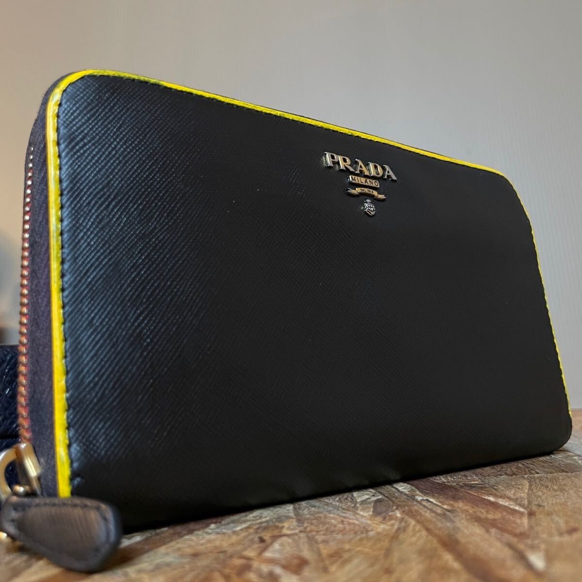 Yahoo!オークション -「プラダ ラウンドファスナー財布」の落札 Yahoo!オークション -「プラダ ラウンドファスナー財布」の落札