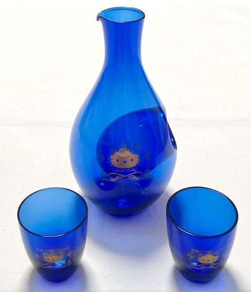 レトロ ハローキティ 氷ポケット付ガラスカラフェ&グラス2個 冷酒セット 希少品