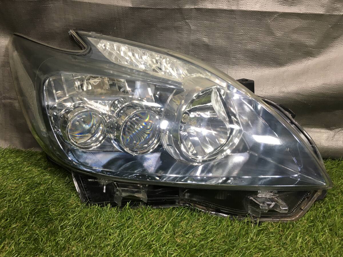 ZVW30 後期　フロントヘッドライト　セット　平成22年 プリウスZVW30後期【TOYOTA】トヨタPRIUS純正USヘッドライト左右