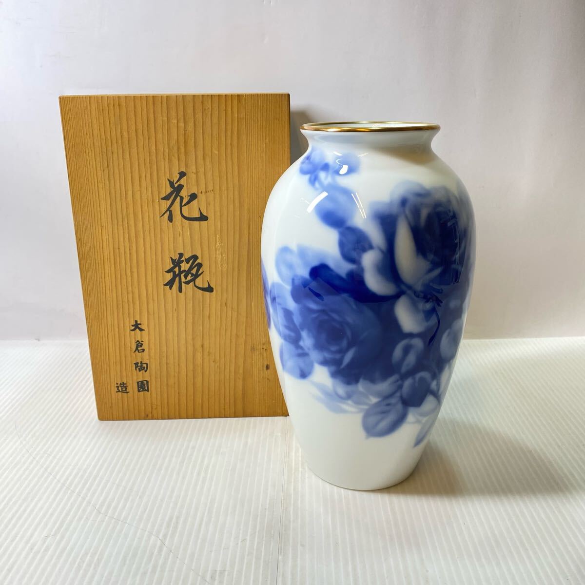 Yahoo!オークション -「大倉陶園ブルーローズ 花瓶」の落札相場 Yahoo!オークション -「大倉陶園ブルーローズ 花瓶」の落札相場
