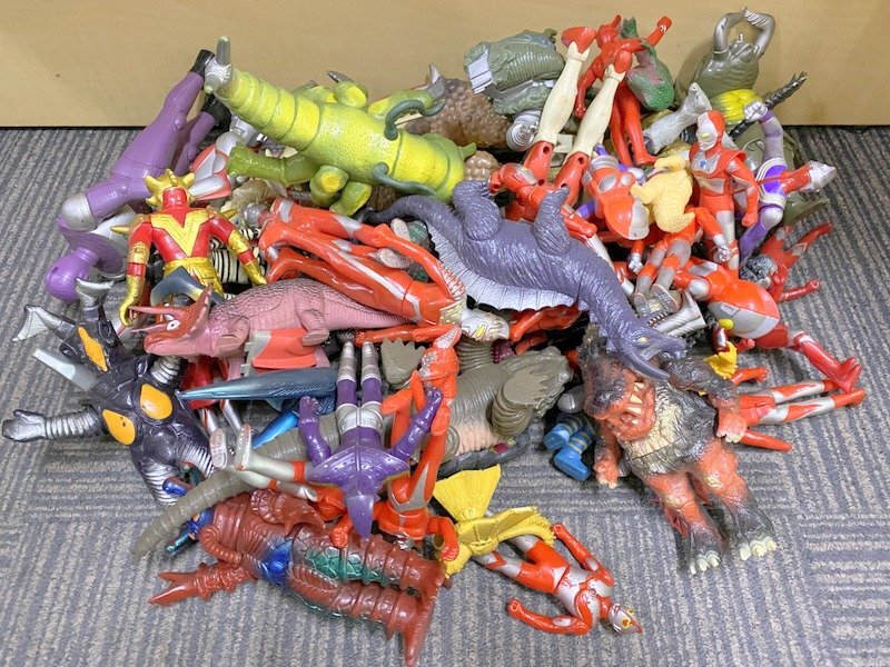 40個 ウルトラマン ウルトラセブン フィギュア ソフビ 怪獣 特撮