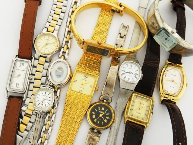 Burberry/バーバリー】ソーラー腕時計 レディース - メルカリ
