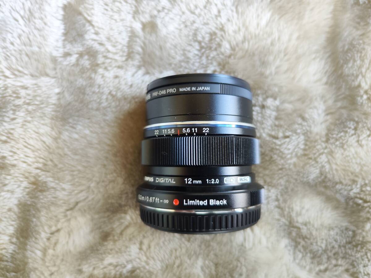 オリンパス M.ZUIKO DIGITAL ED 12mm F2.0 ブラック | 交換レンズ