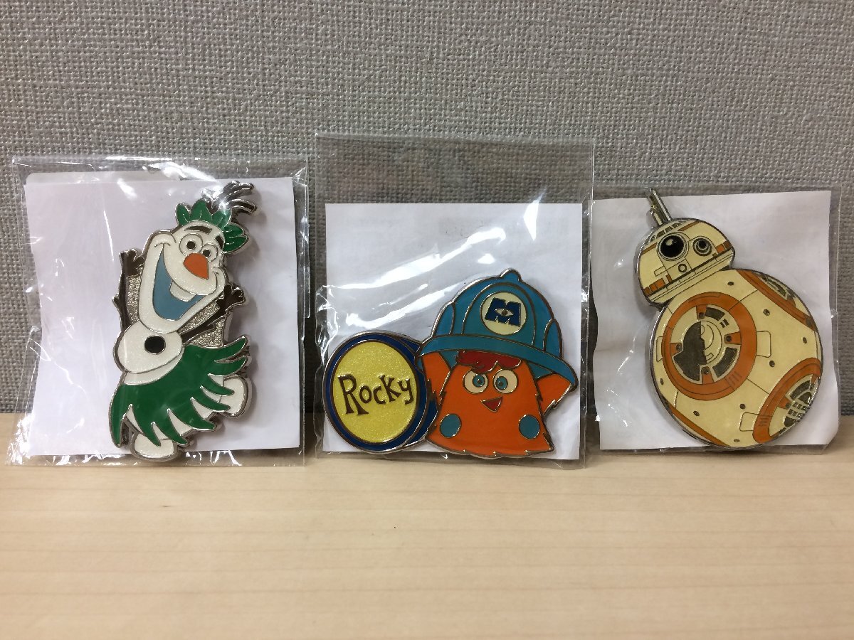 非売品 キャスト用 関係者 ディズニーストア Disney 缶バッジ