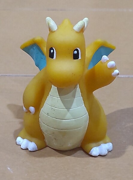 送料込み!カイリュー ポケットモンスター(ポケモンキッズ)指人形 ソフビ フィギュア/同時梱包可能