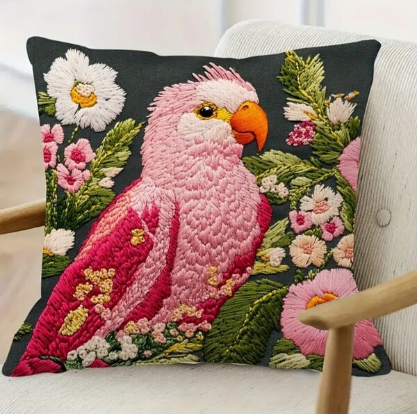 クッションカバー モモイロインコC 刺繍 45cm 鳥の雑貨 HANAKO