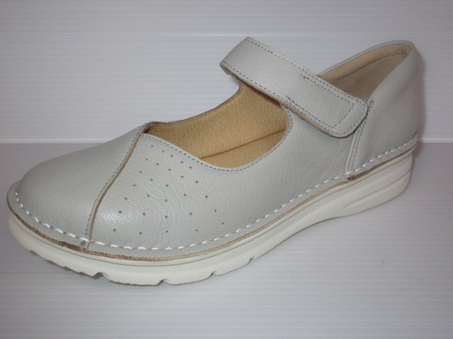 美品VIGEVANO コンフォートストラップシューズ グレー系 24㎝ 4E 美品VIGEVANO コンフォートストラップシューズグレー系 24㎝ 4E