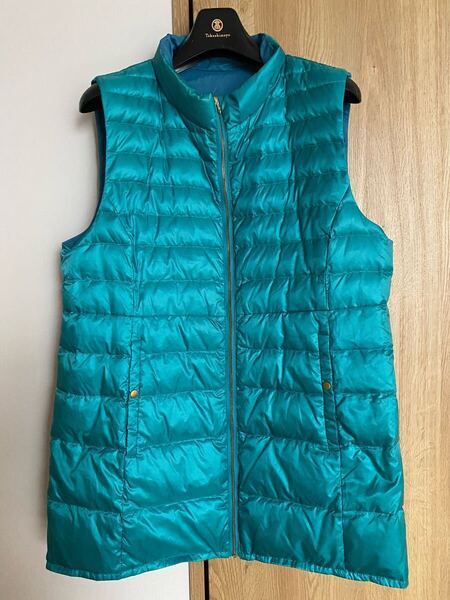 超美品。帝国ホテル内ショップ購入品!!!!素敵なお洒落なカラー!!!!リバーシブル仕立て!!!大変暖かいダウンベストジレ!!!!