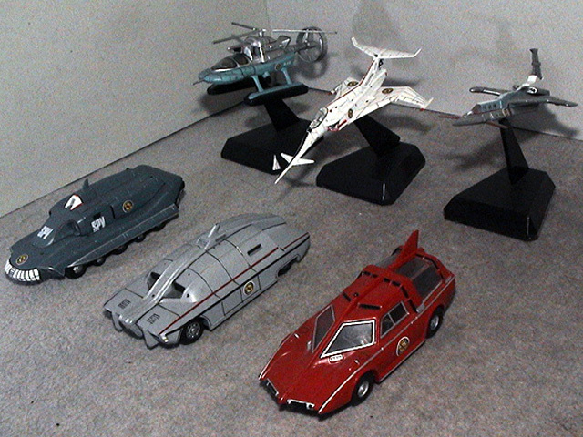 Yahoo!オークション -「キャプテンスカーレット 追跡戦闘車」の