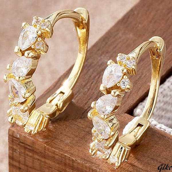 【時代を超越したデザインで、華やかで上品な印象】 フープピアス 金属アレルギー ゴールド ピアス 小さめ 人気 ジルコニア